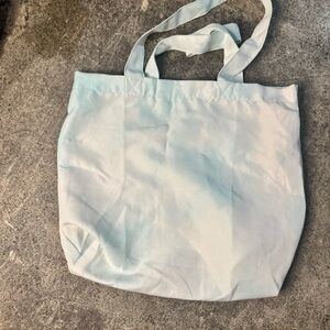 Women’s medium sized tote